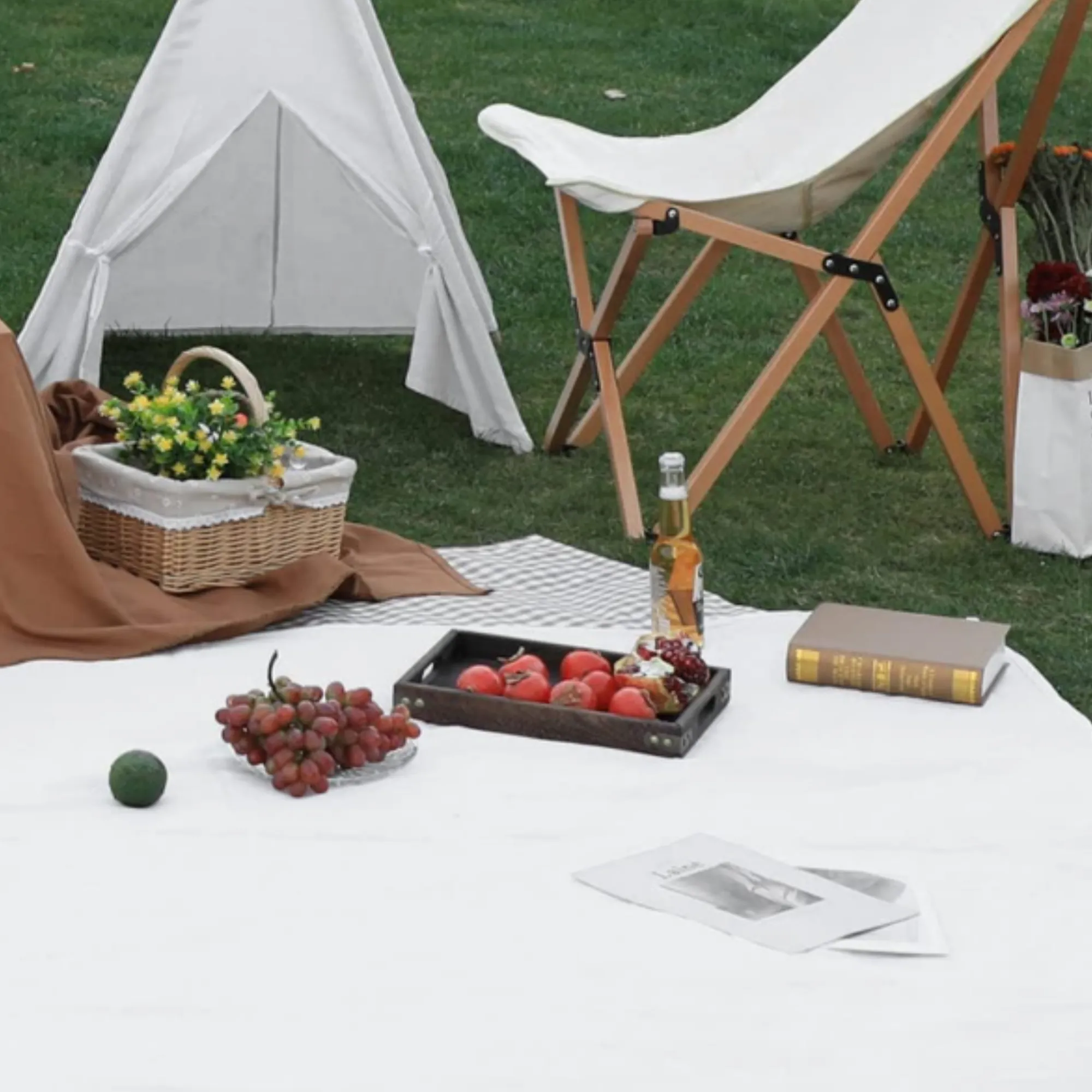 150x200cm Lightweight Outdoor Picnic Mat – Durable and Portable Blanket TI-29 white