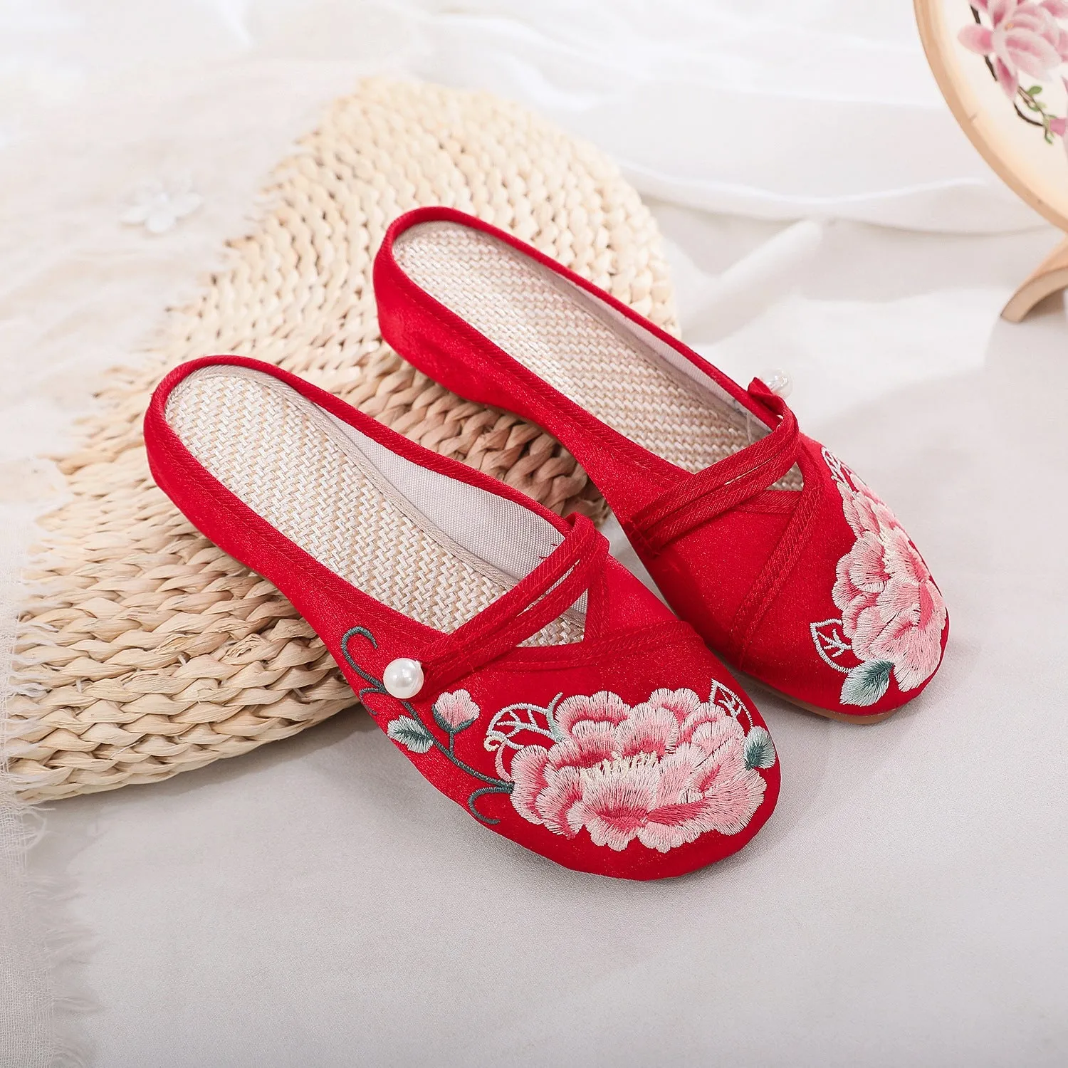 Head Buckle National Style Embroidered Daily Home Cotton Canvas Shoes