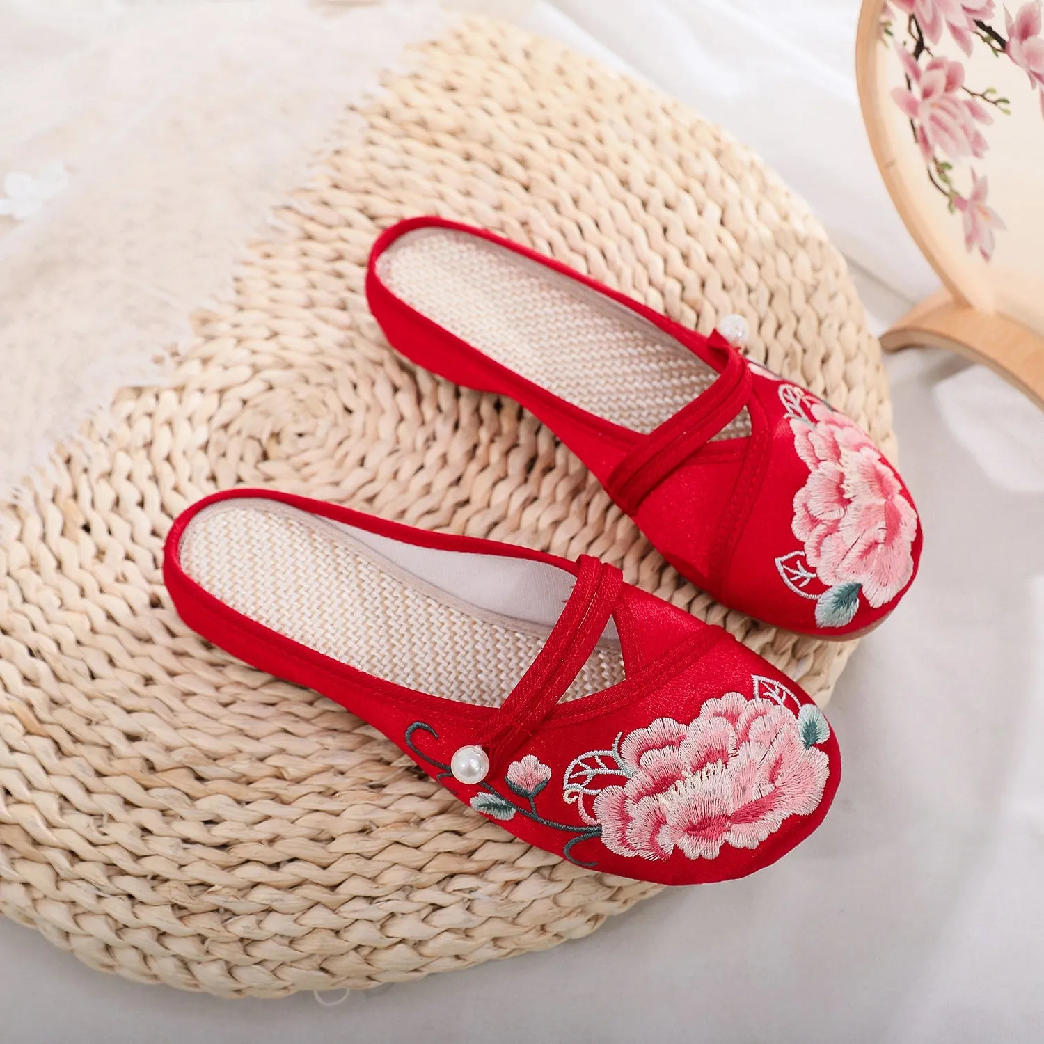 Head Buckle National Style Embroidered Daily Home Cotton Canvas Shoes