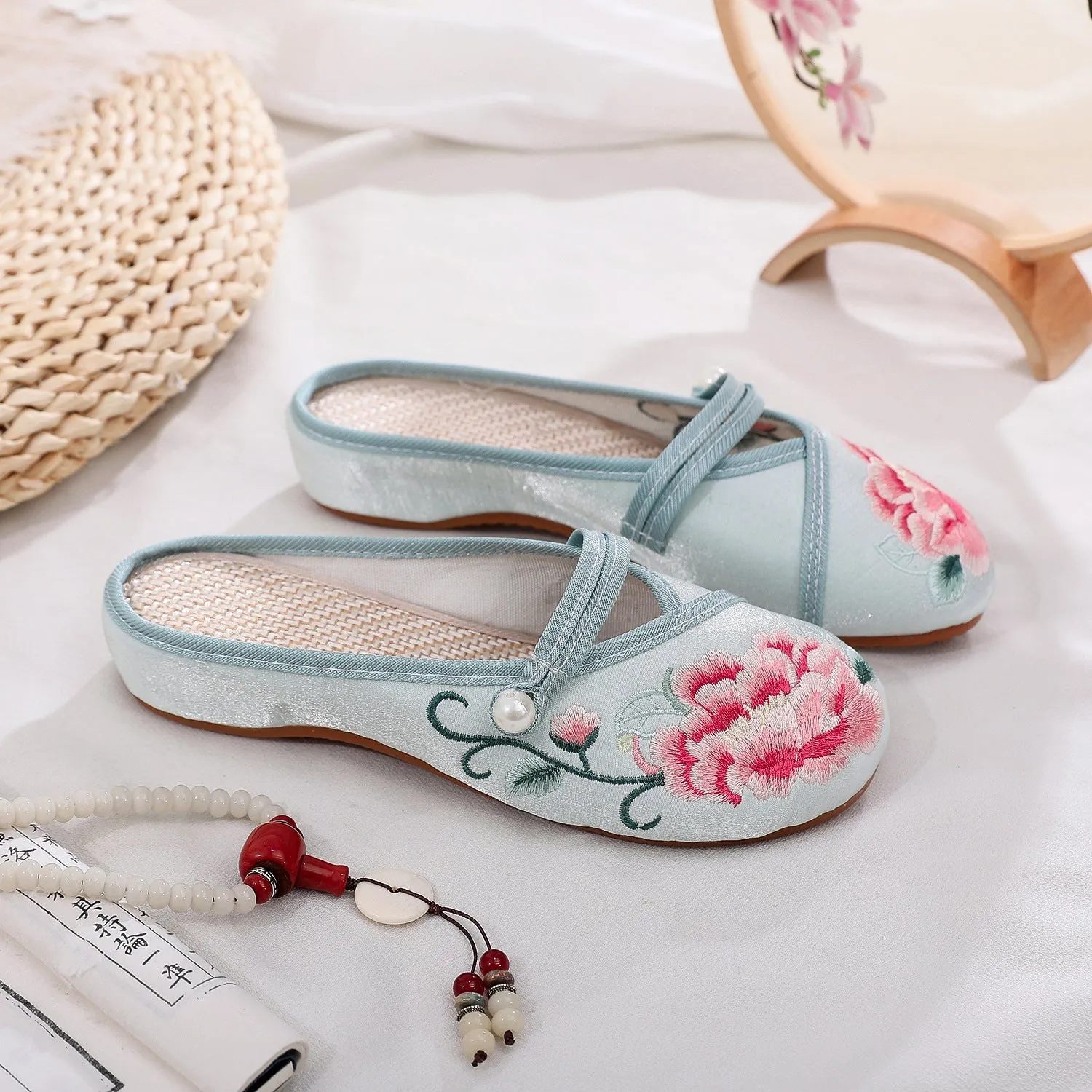 Head Buckle National Style Embroidered Daily Home Cotton Canvas Shoes